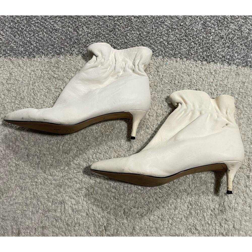 Dolce Vita Womens Sz 10 Rain Ankle Boot White Leather Pull On Ruched Pointed Toe - Picture 4 of 15